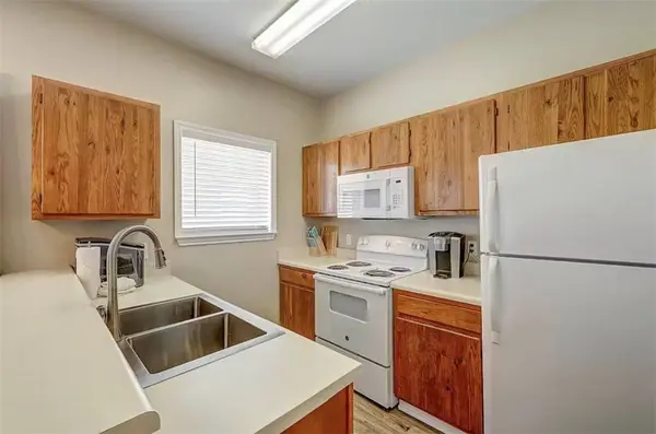 15010 Leeward DR #207, Corpus Christi, TX 78418