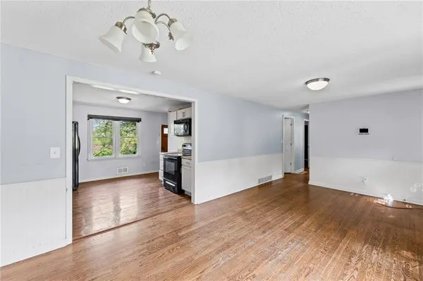 3800 E 71st TER, Kansas City, MO 64132