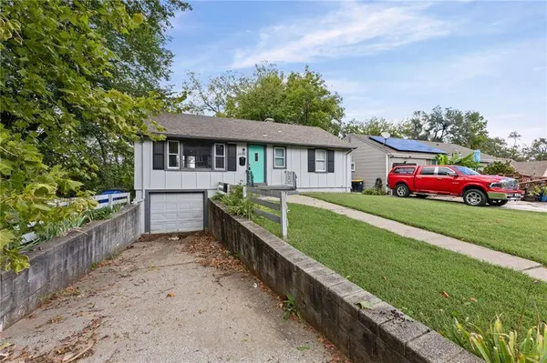 3800 E 71st TER, Kansas City, MO 64132