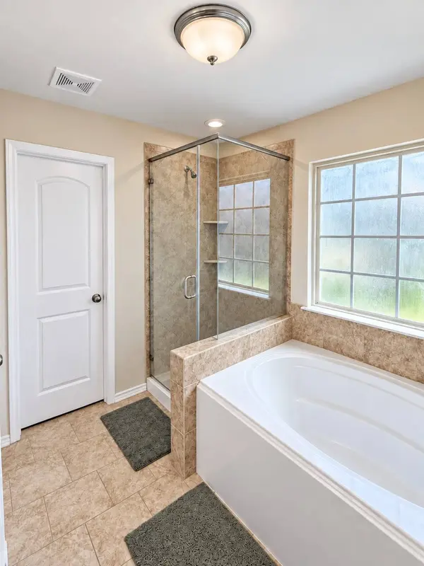 1150 Shadow Glenn DR, Conroe, TX 77301