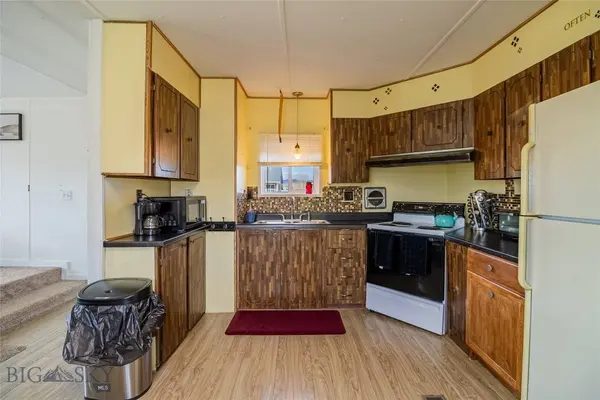 140 Shoestring Annie RD, Butte, MT 59701