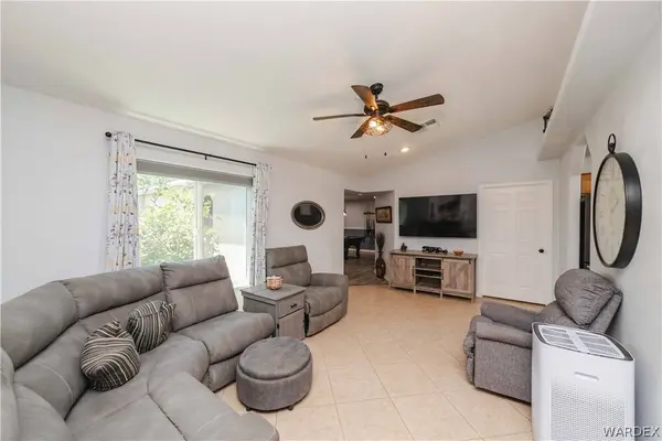 3684 N Horse Mesa RD, Golden Valley, AZ 86413