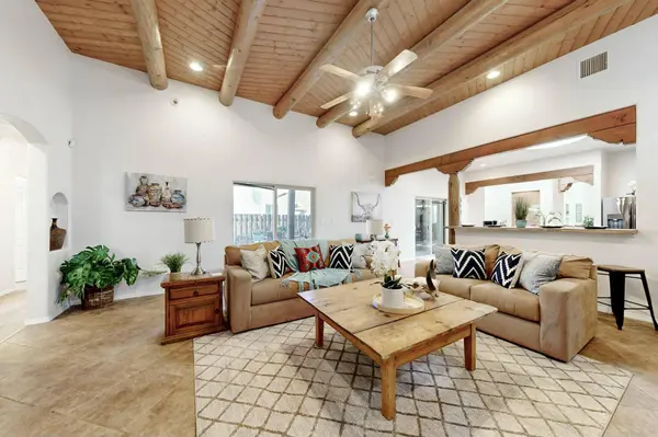 233 Shangri La CT NW, Albuquerque, NM 87107
