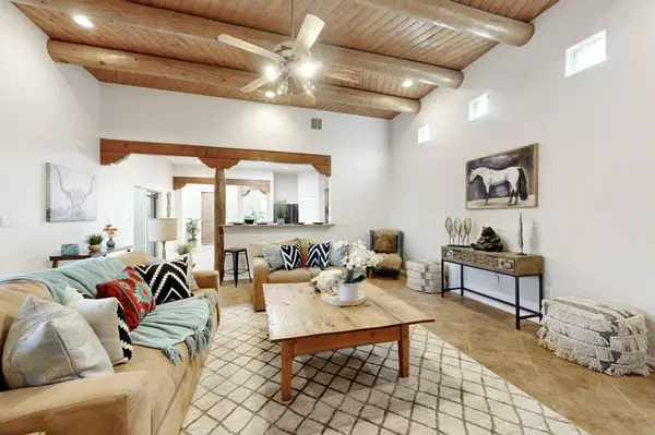 233 Shangri La CT NW, Albuquerque, NM 87107