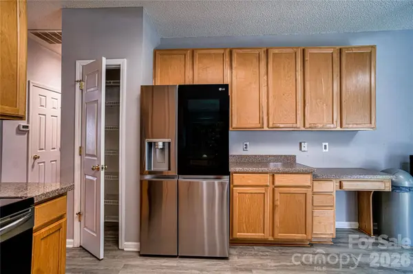 9612 Veronica DR, Charlotte, NC 28215