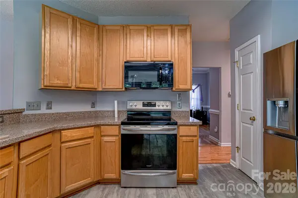 9612 Veronica DR, Charlotte, NC 28215