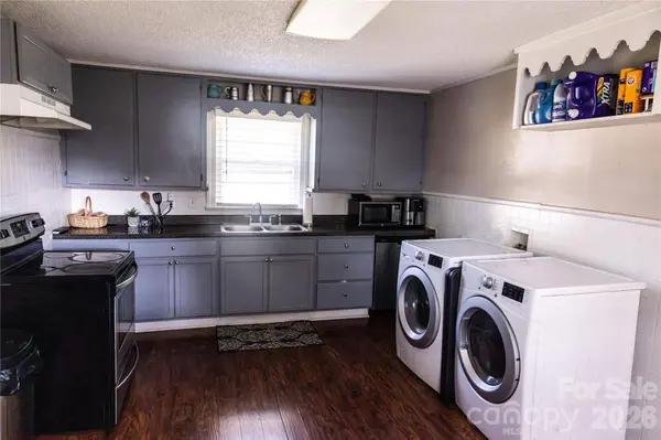 3828 Plainview RD, Charlotte, NC 28208