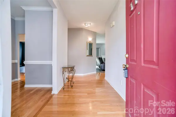 9612 Veronica DR, Charlotte, NC 28215