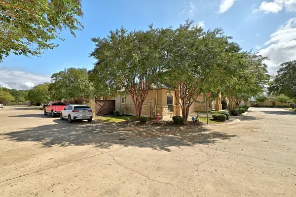 111 Via Villina, Buda, TX 78610