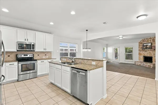 1301 Lasso DR, Little Elm, TX 75068