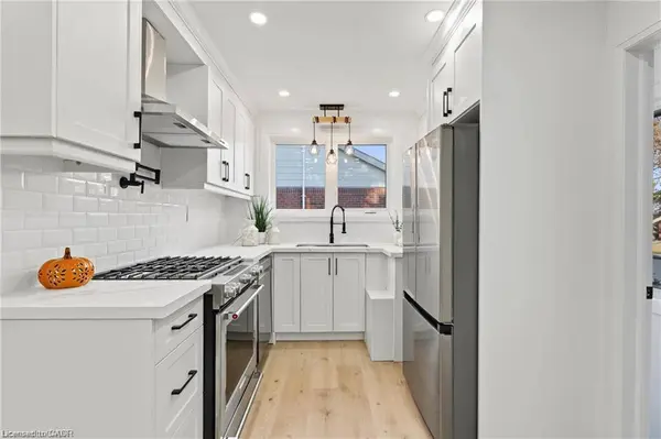 98 Wise Crescent, Hamilton, ON L8T 2L8