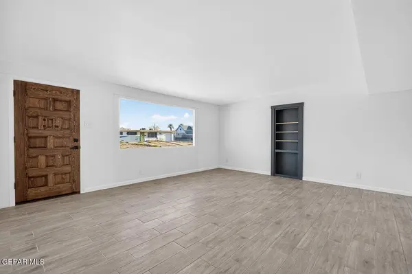 10105 Saigon DR, El Paso, TX 79925