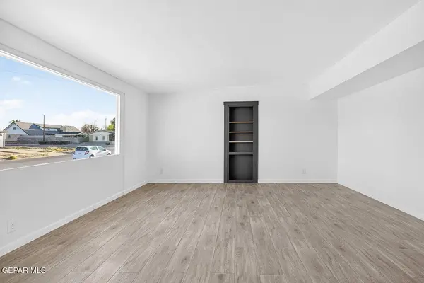 10105 Saigon DR, El Paso, TX 79925