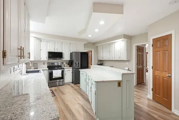 9020 Humberside AVE NW, North Canton, OH 44720