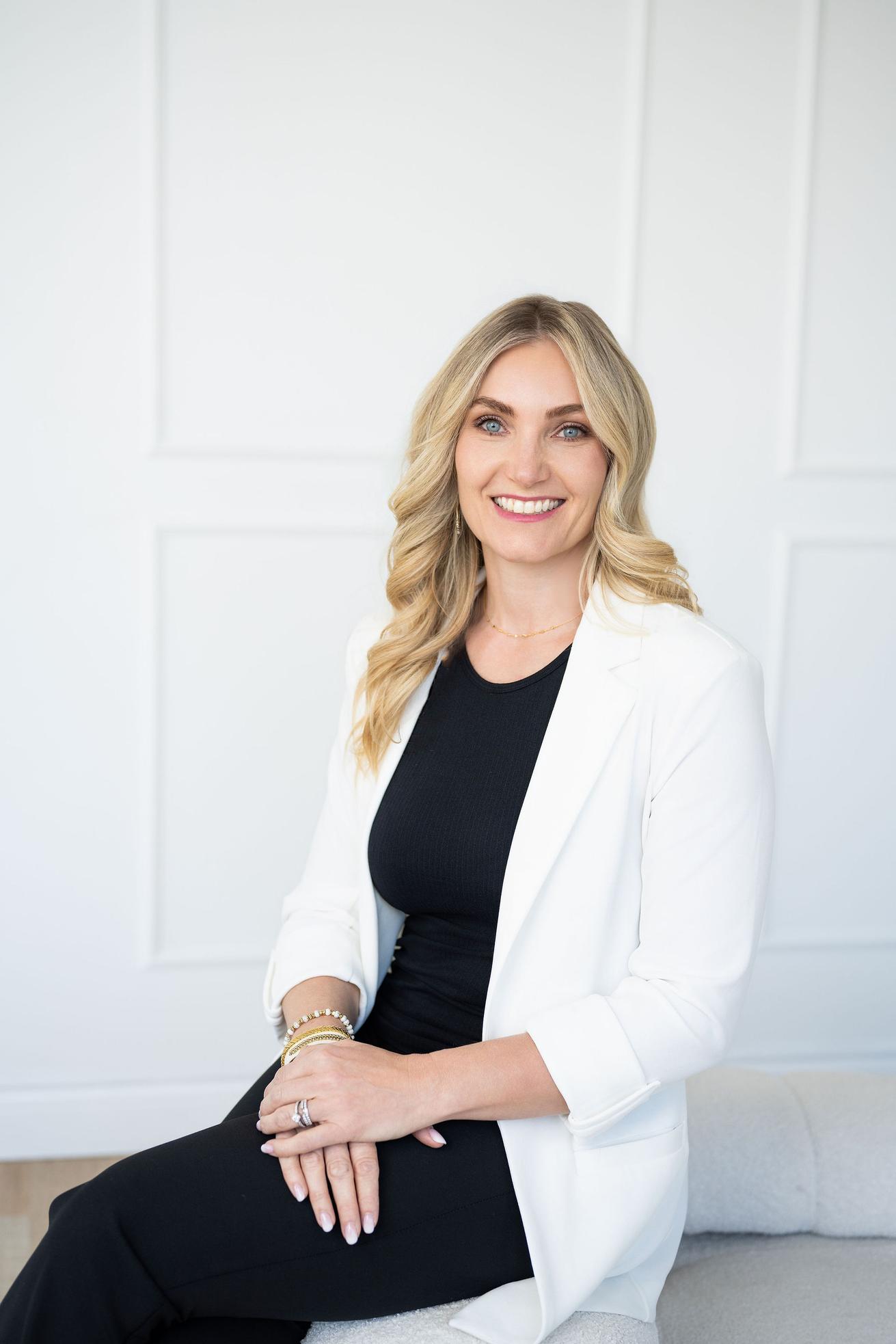 Nicole — Salesperson