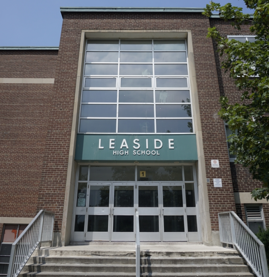 Leaside Toronto schools and family neighbourhood