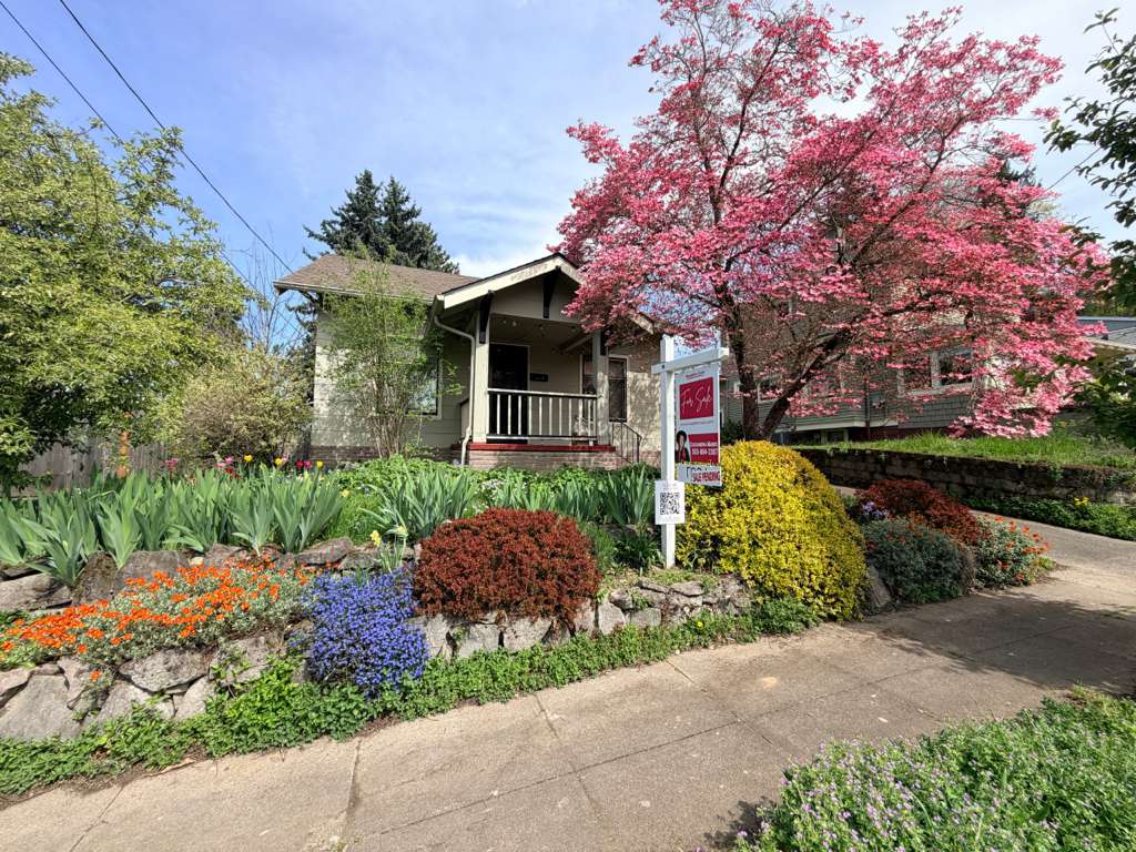 3805 SE Mall St Portland OR