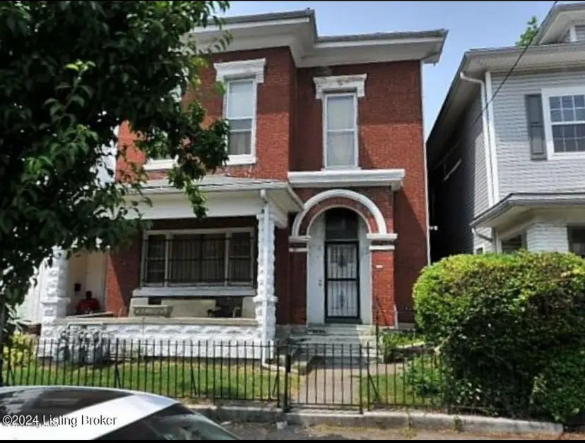 W Chestnut St, Louisville, KY 40203-1539