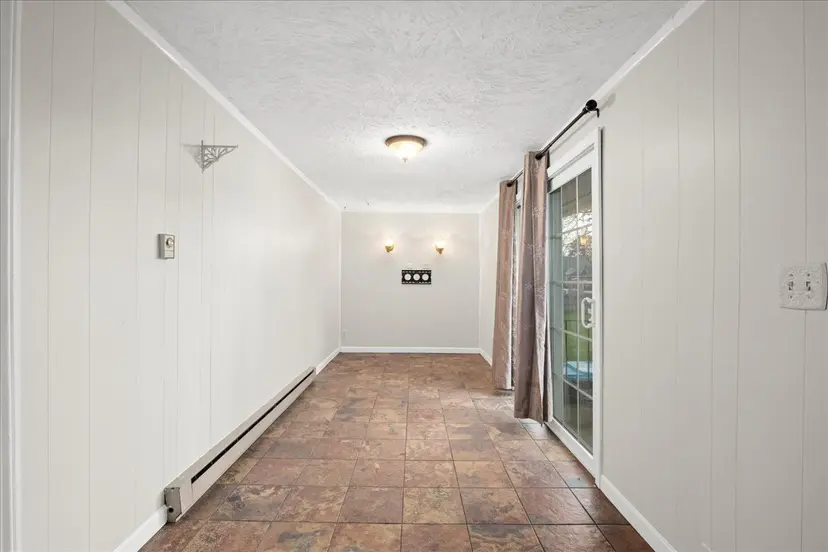 Vancroft Ave, Shrewsbury, MA 01545-3508