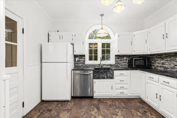 Vancroft Ave, Shrewsbury, MA 01545-3508