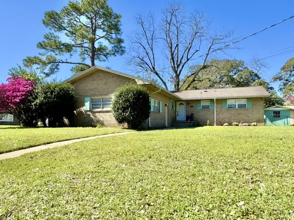 St Adamnan St, Pensacola, FL 32503-7916