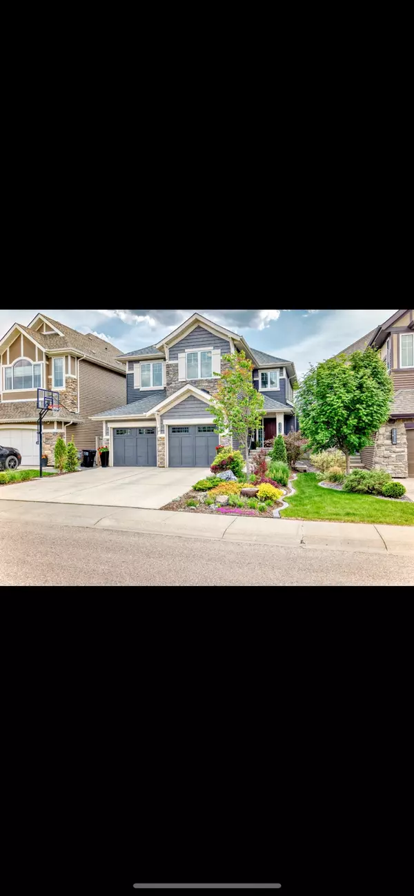Kirkland Bay SW, Edmonton, AB T6W 3B4