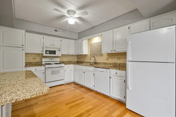 Eagle Dr, Tinley Park, IL 60477-5099