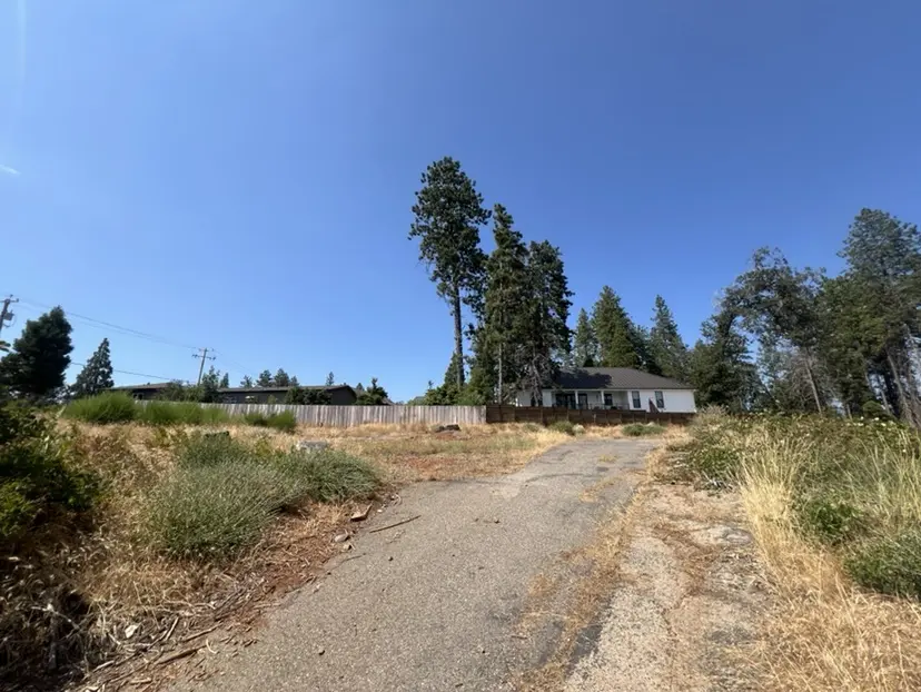 Ridgeside Ct, Magalia, CA 95954-9576