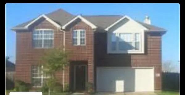 Meadow Bay Dr, Dickinson, TX 77539-6231