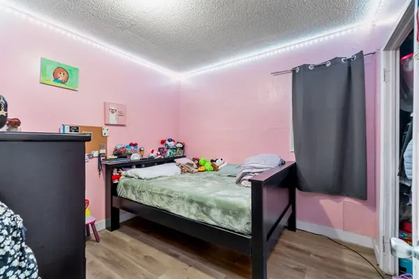E 105th St, Los Angeles, CA 90003-4726