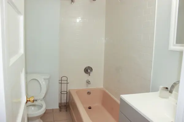 Tackawanna St, Philadelphia, PA 19135-3924