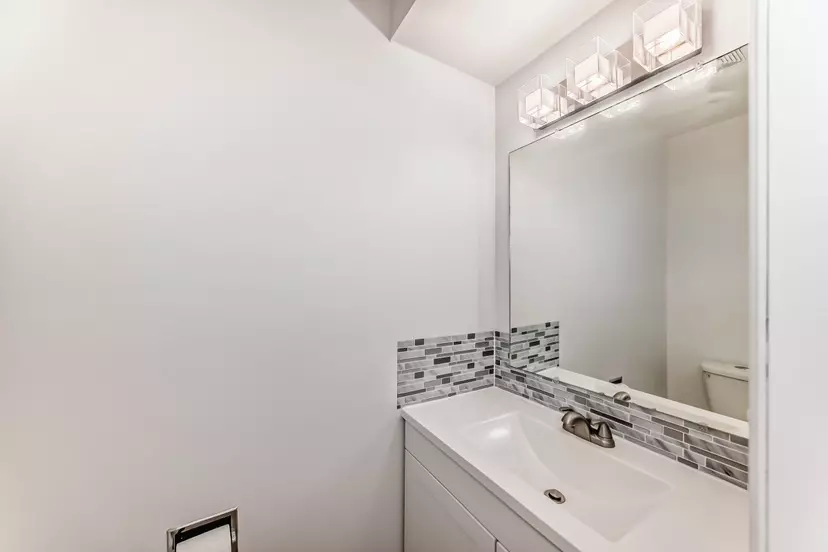 Edmonton, AB T6J 5N5,119 St NW