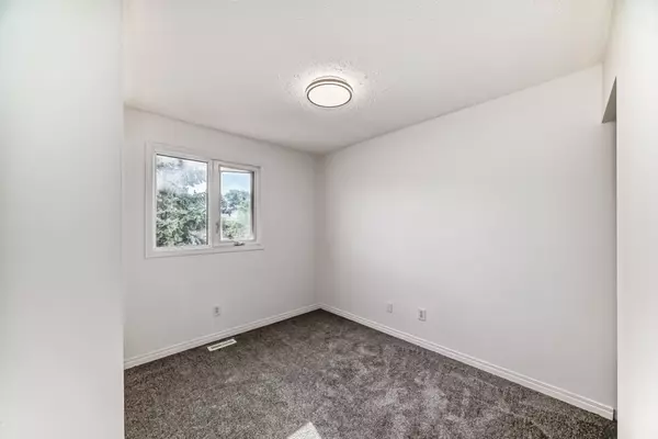 Edmonton, AB T6J 5N5,119 St NW