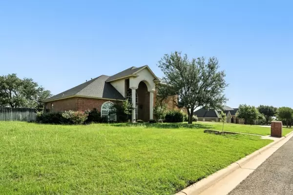Saddle Lakes Dr, Abilene, TX 79602-5492