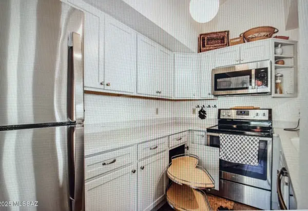 E 4th St, Tucson, AZ 85716-4602