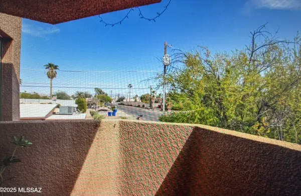 E 4th St, Tucson, AZ 85716-4602