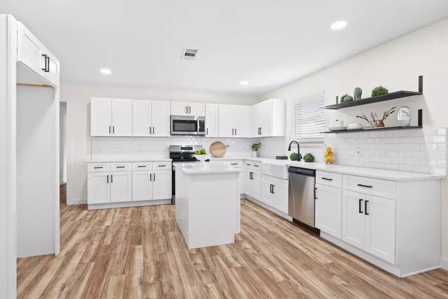 Corona Dr, North Richland Hills, TX 76180-7919