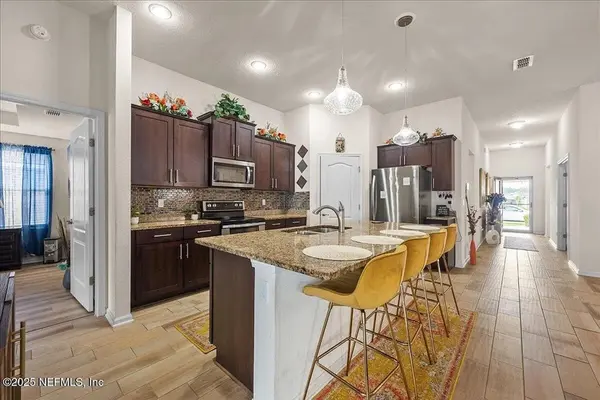 Vanden Ct, Jacksonville, FL 32222-2906