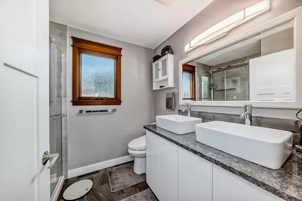 Edmonton, AB T6C 1H8,86 Ave NW