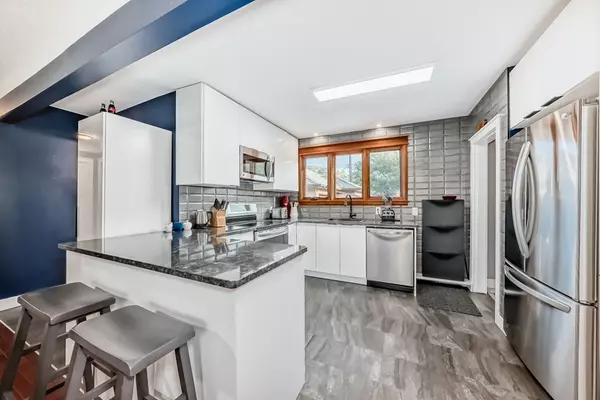 Edmonton, AB T6C 1H8,86 Ave NW