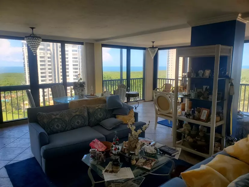 Naples, FL 34108-7107,Pelican Bay Blvd