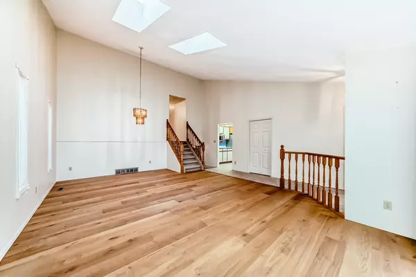 Edmonton, AB T6J 6L1,40 Ave NW