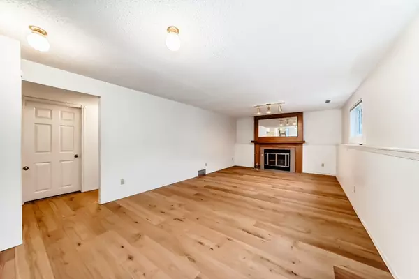 Edmonton, AB T6J 6L1,40 Ave NW