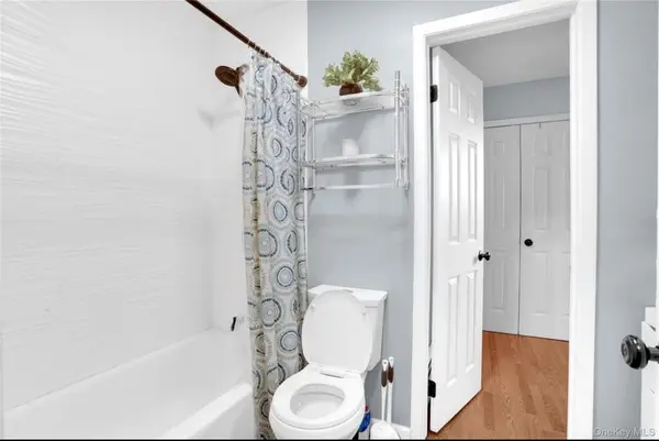 Revere Cir, Washingtonville, NY 10992-1323