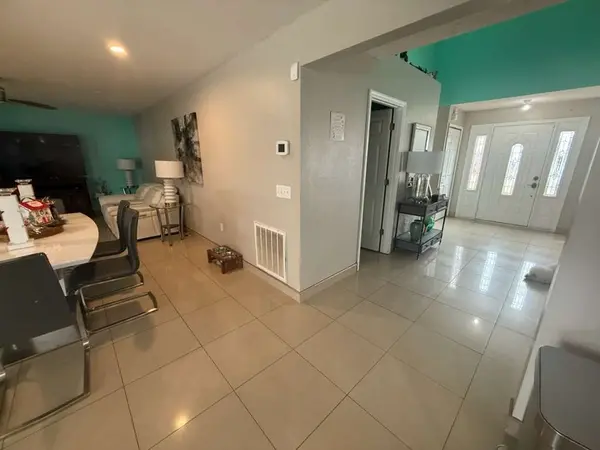 Myakka Ct, Kissimmee, FL 34759-5331