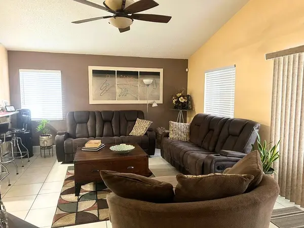 Kingston Cir, Kissimmee, FL 34746-5101