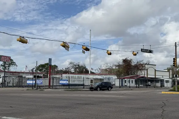 Hillcroft Ave, Houston, TX 77081-6706