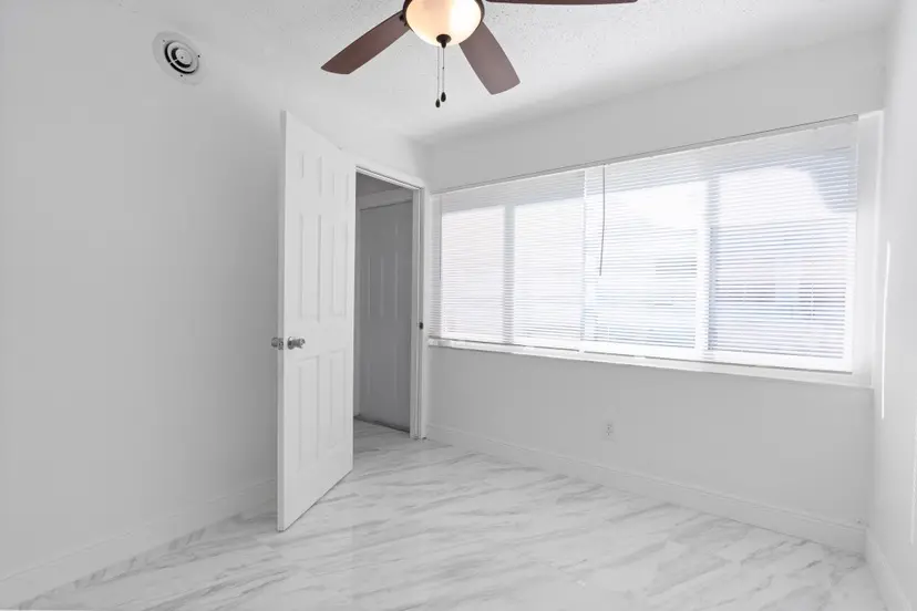 Versailles, Pinellas Park, FL 33781-1118