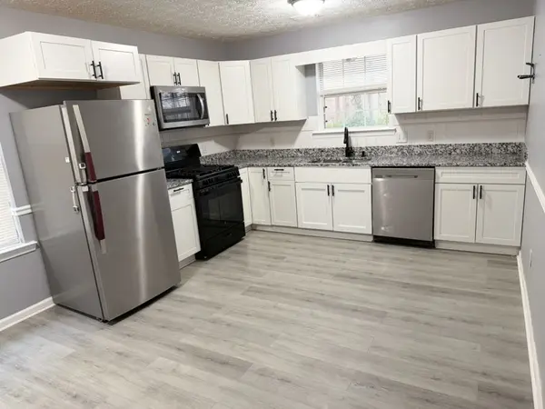 Durham Ridge Ct NW, Lilburn, GA 30047-5876