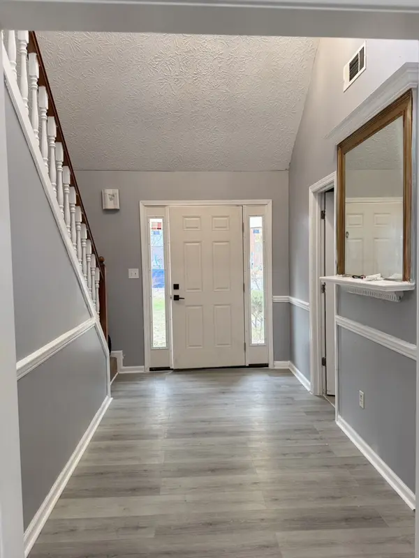 Durham Ridge Ct NW, Lilburn, GA 30047-5876